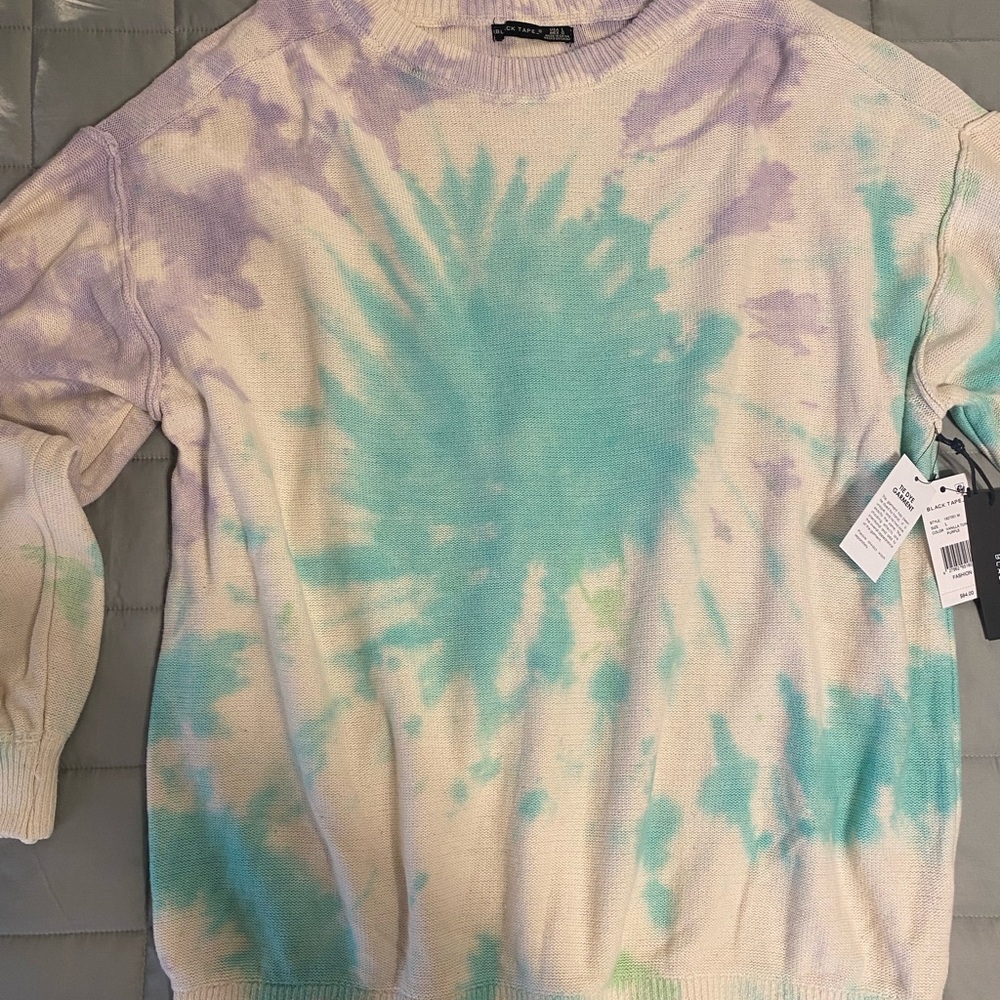 NWT Women’s Black Tape Tie-Dye Sweater Size Large